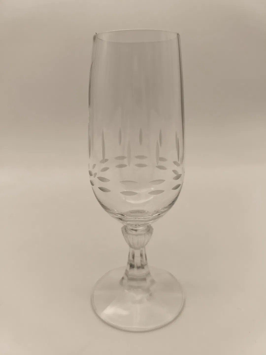 4 geschliffene Sektgläser, retro, Vintage - Bild 1