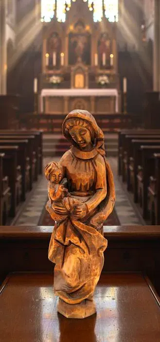 Madonna mit Kind – Holzskulptur, handgeschnitzt, natur, ca. 33,5 cm - Bild 4