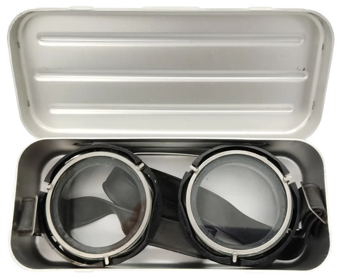 Motorradbrille Design "Swiss Motorcycle Goggles" mit Etui – Bild 2