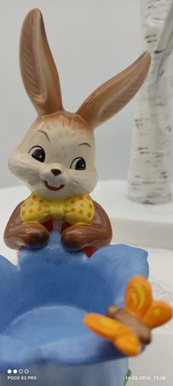 Goebel Porzellan-Hase Mit Glockenblume | Ostern-Sammlerstück  - Bild 6