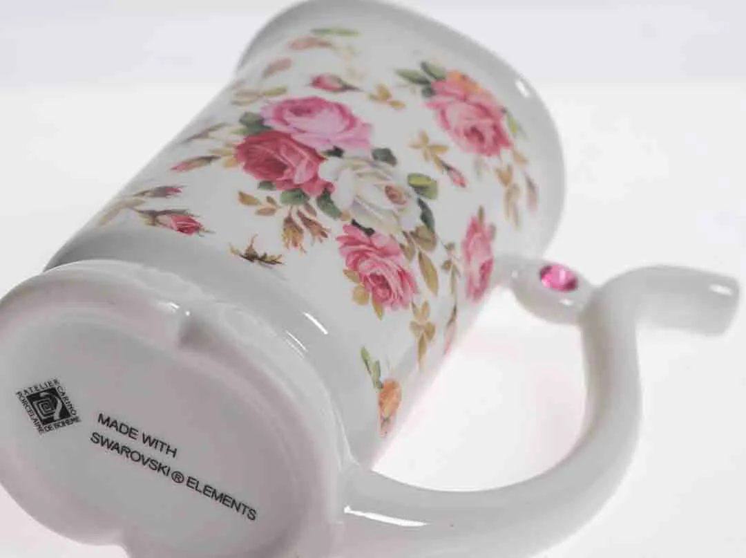 Liebliche "Karlovy Vary"-Tasse aus Porzellan mit Rosenmuster und Swarovski-Elementen (250 ml) und Trinkhalm – Bild 4
