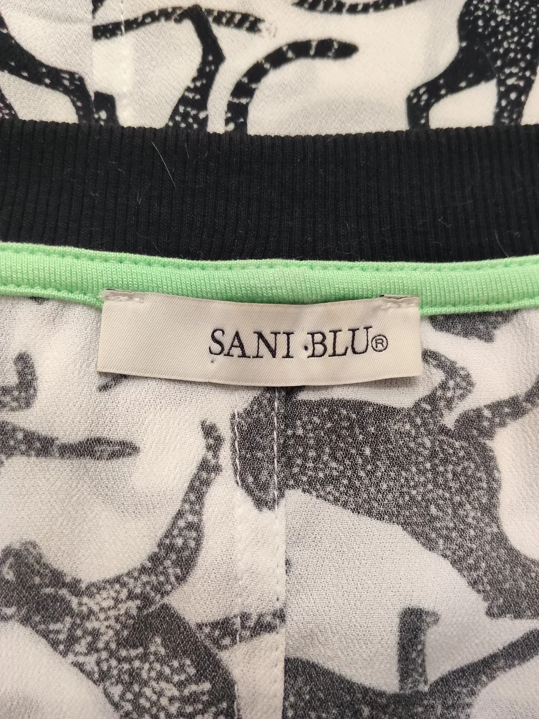 Damenbluse Sonstige Animal Print Größe 42 | Casual-Charme – Bild 4