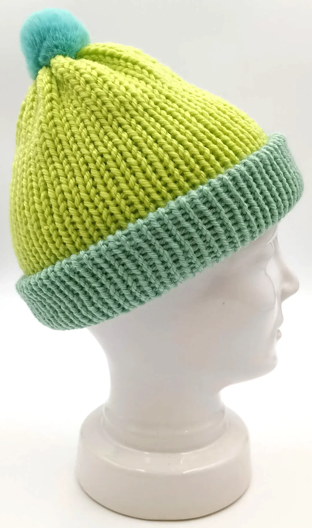 Handgestrickte Pudelmütze – Bild 1