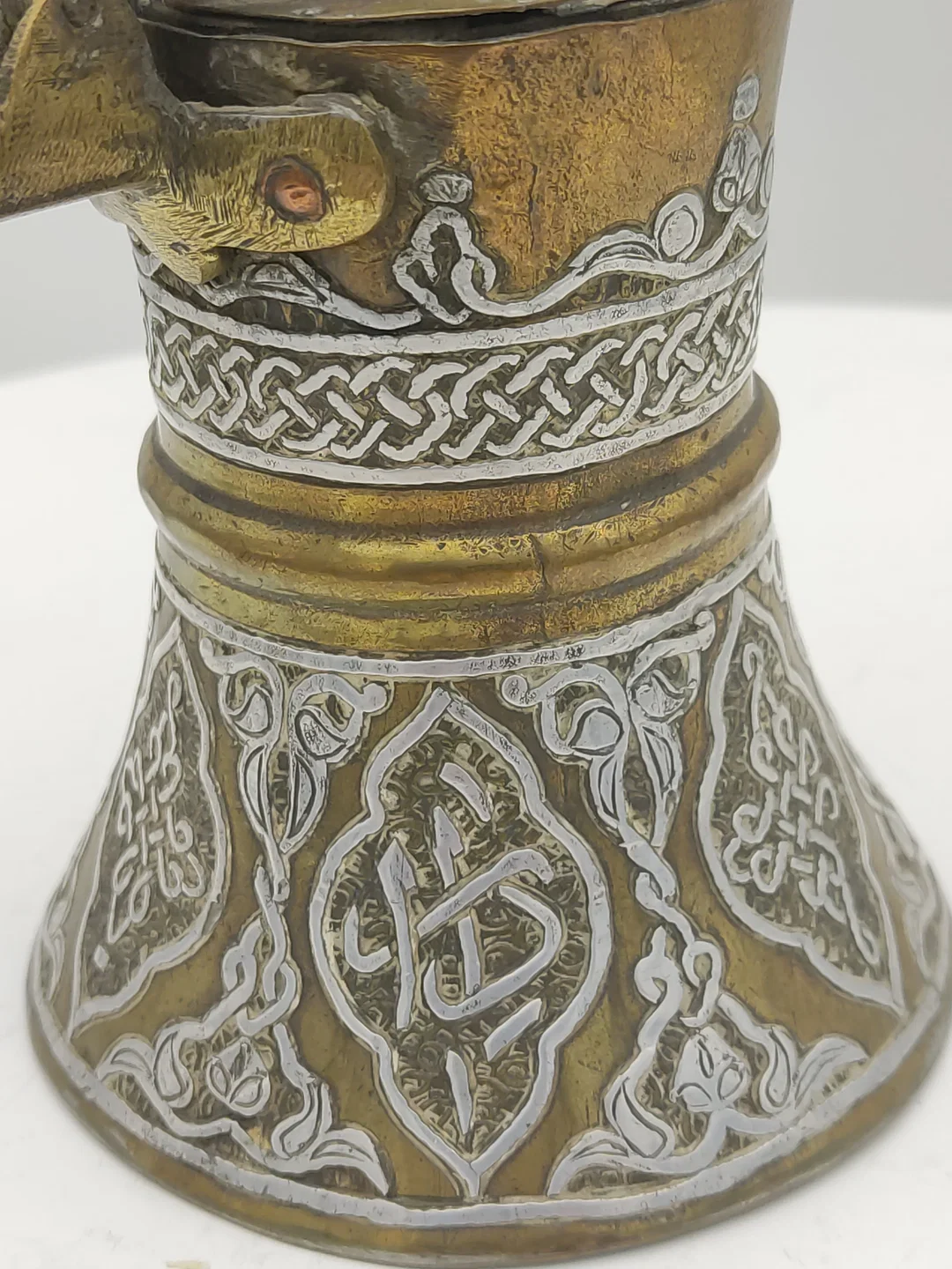 Islamische Messing Dallah Kaffekanne mit arabischer Kalligraphie | Orientalischer Schatz – Bild 10