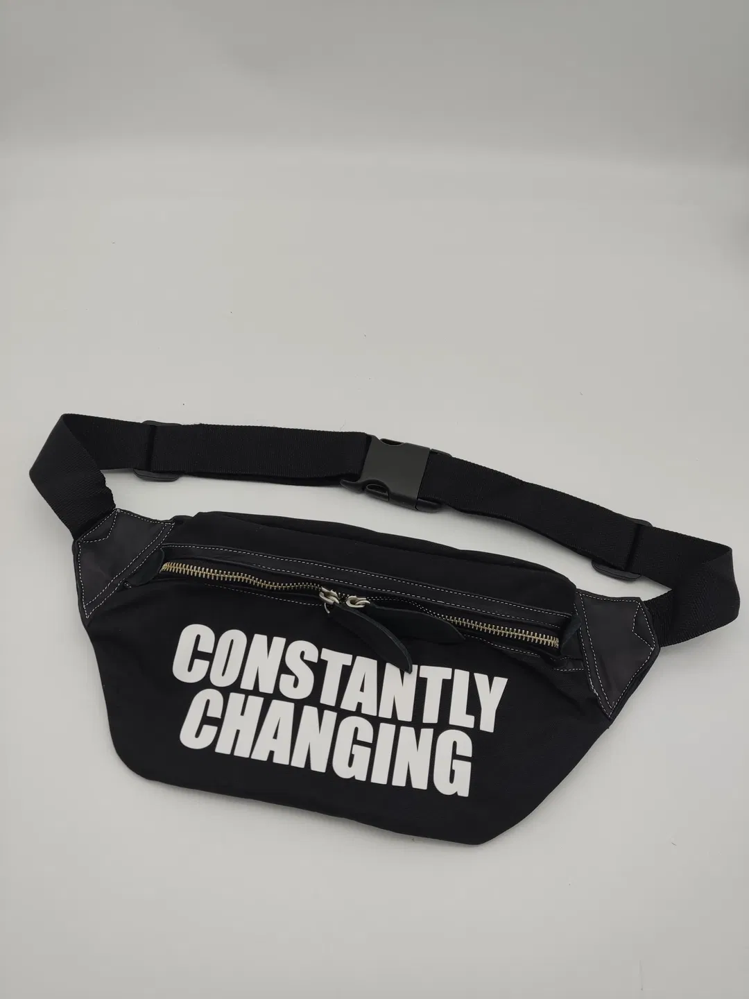 Neuwertige 2-in-1 Gürtel & Umhängetasche  - Bild 2