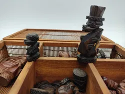 Afrikanische Königreich Schach -Spielfiguren in Box - Bild 2