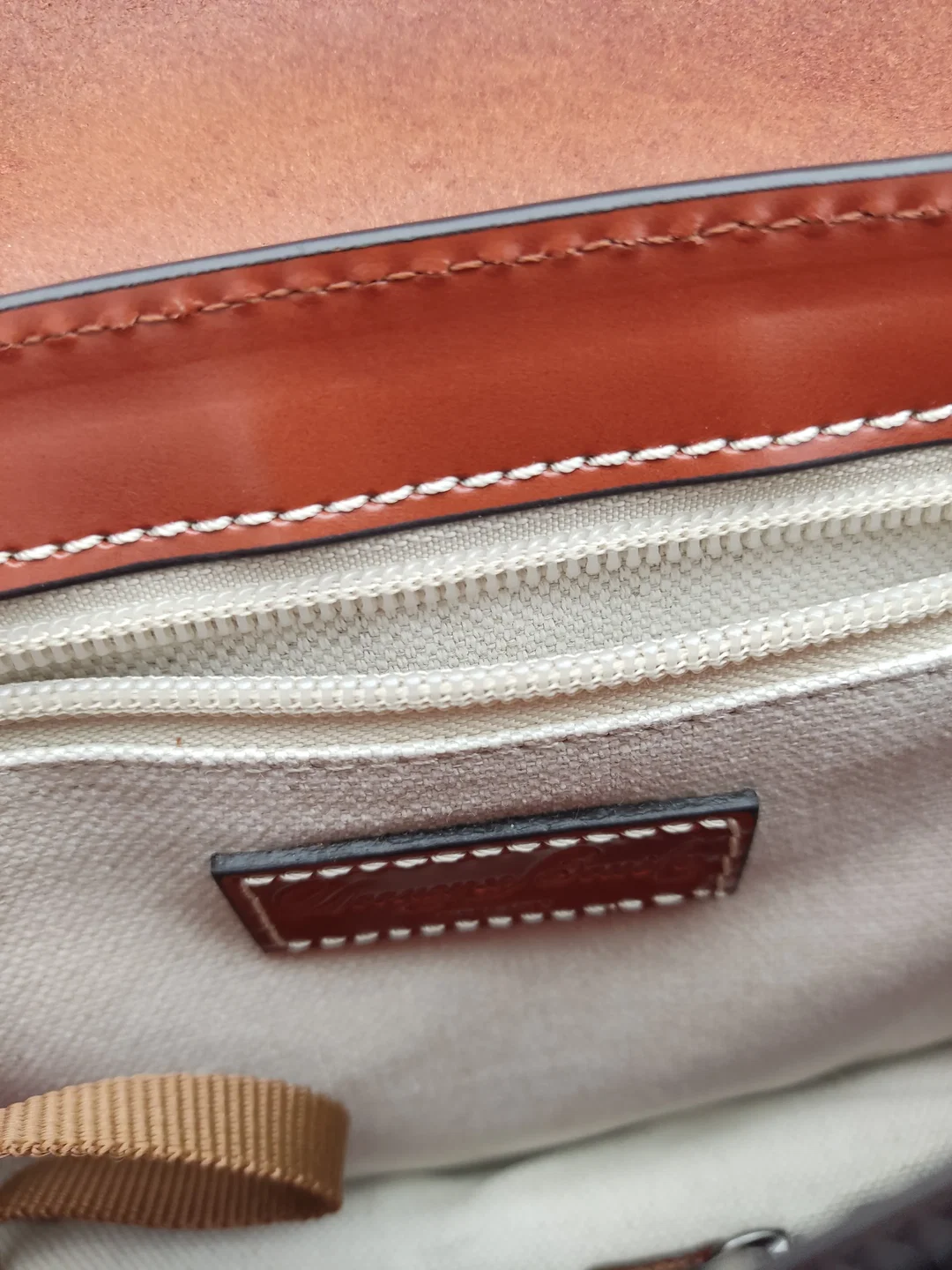 Dooney & Bourke Flap Crossbody Leder Handtasche | Eleganter Klassiker – Bild 6