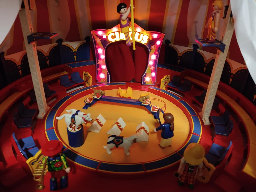 Playmobil Zirkus, Zirkuskapelle mit 4 fach Soundmodul, Hundezirkus, Artisten und Zauberkünstler – Bild 2