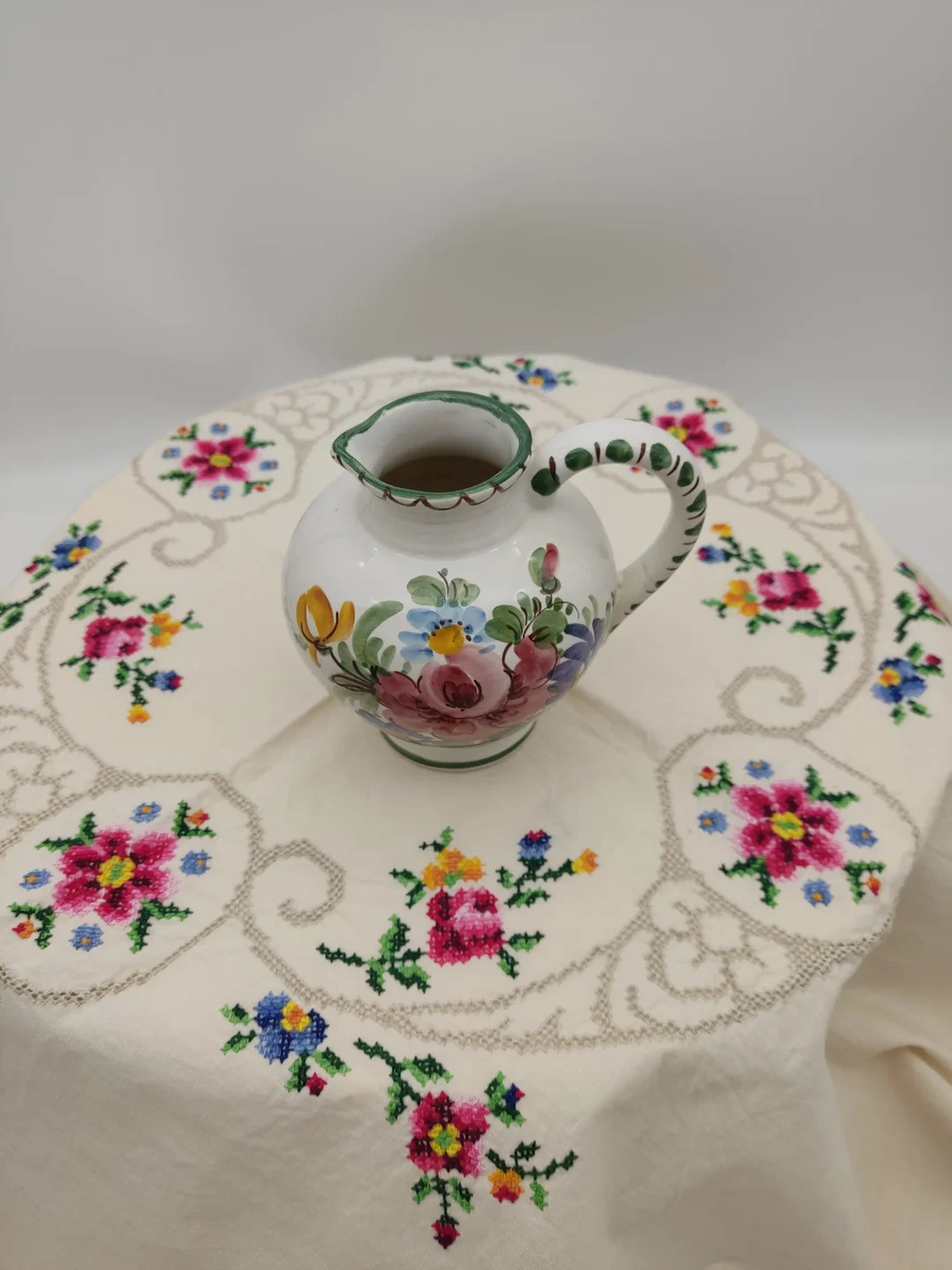 Ulmer Keramik Krug mit Blumenmotiv | Vintage-Charme – Bild 2