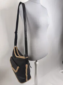 Handtasche, schwarz mit Plüsch, Winter - Bild 3