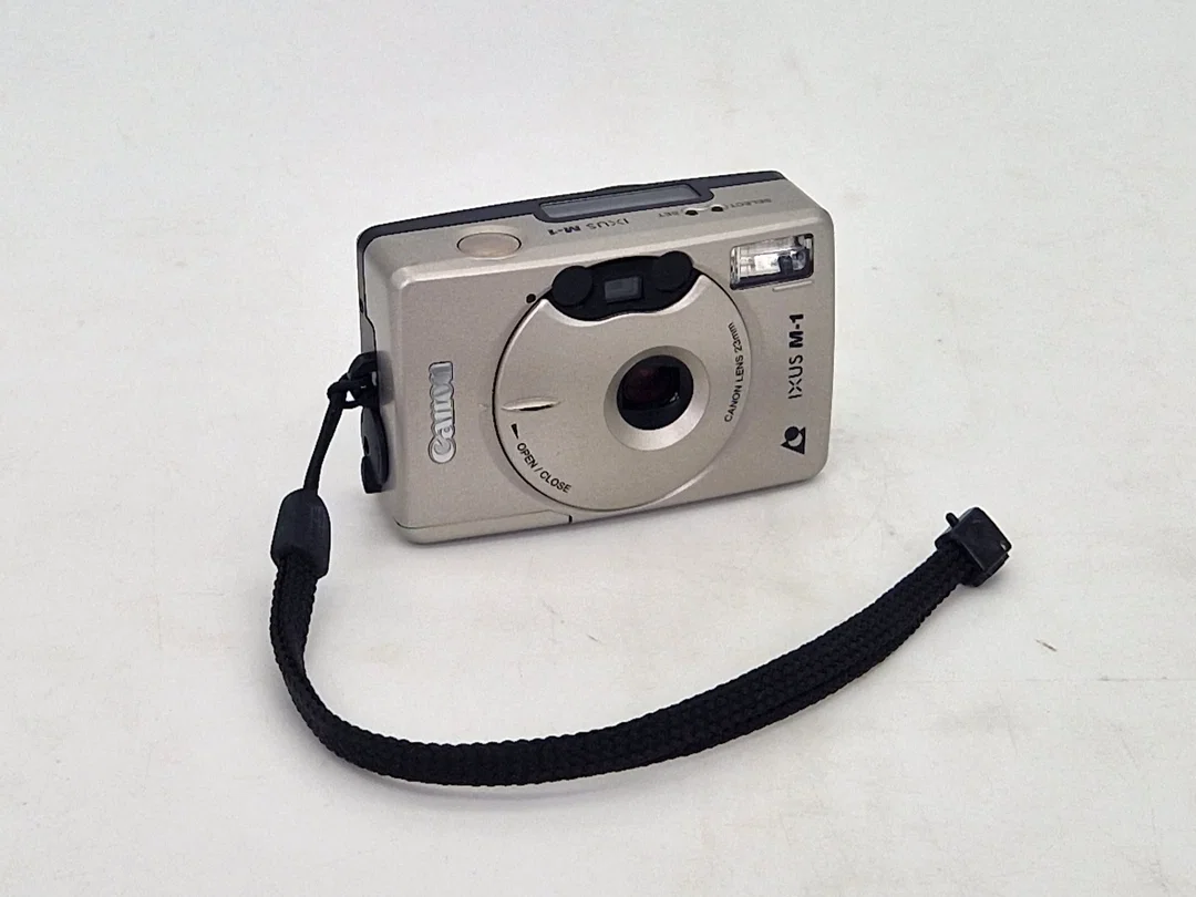 Canon IXUS M-1 Analoge Compact APS Kamera - Silber (Ungeprüft / Ersatzteil) - Bild 3