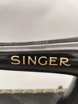 Antike Nähmaschine Singer, schwarz mit Goldschrift - Bild 2