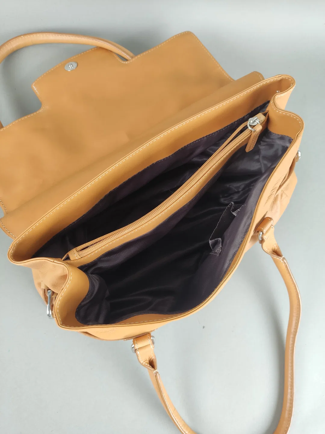 Vintage Henkel-Tasche aus weichem Kunstleder - cognacfarben – Bild 5