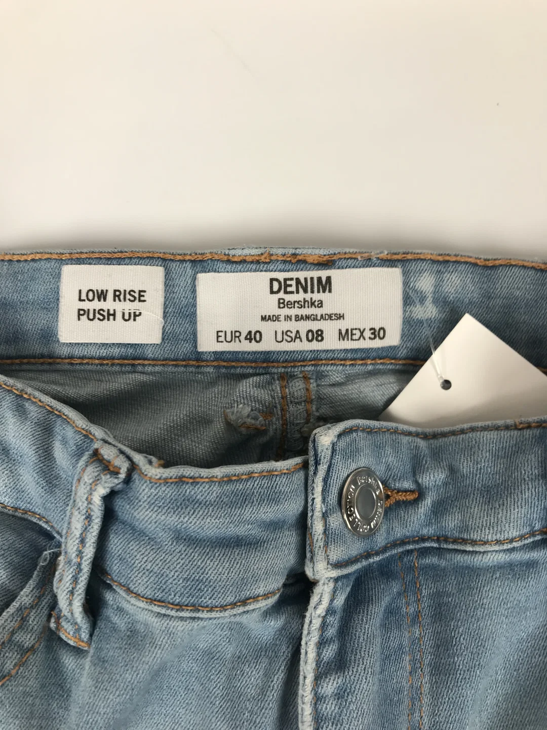 Bershka Denim Low Rise Push Up Damen Used Look Jeans Gr. 40, W28/L27 – Bild 3