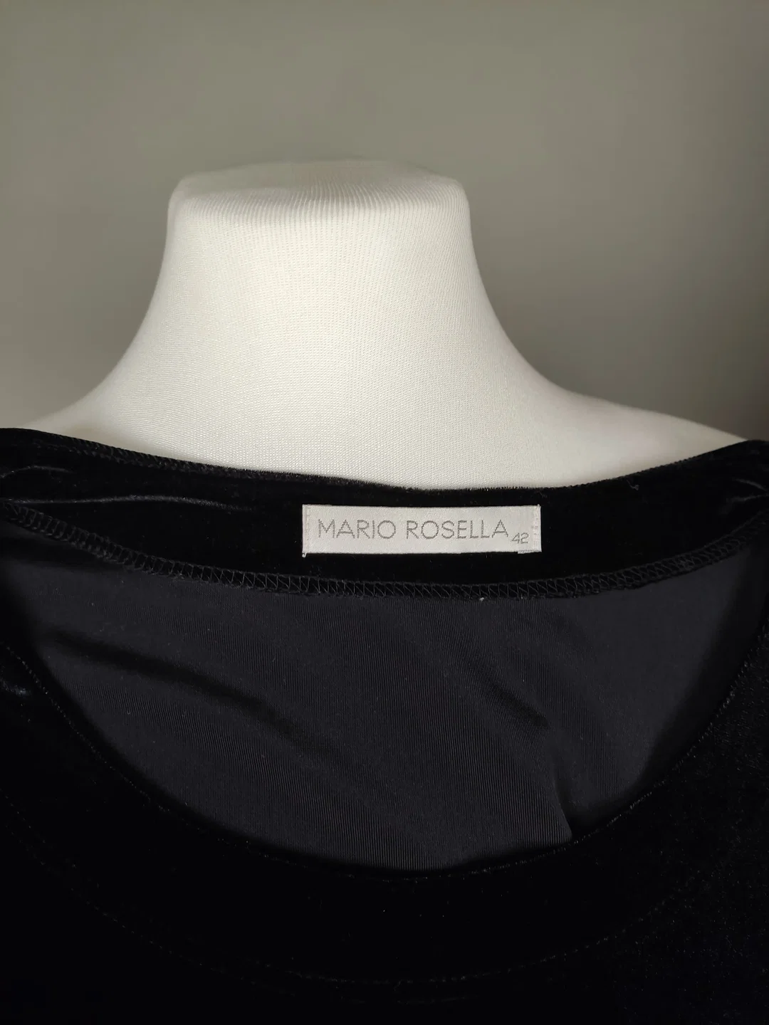 Damen Langarmshirt Schwarz in Samtoptik - XL / 42 – Bild 4