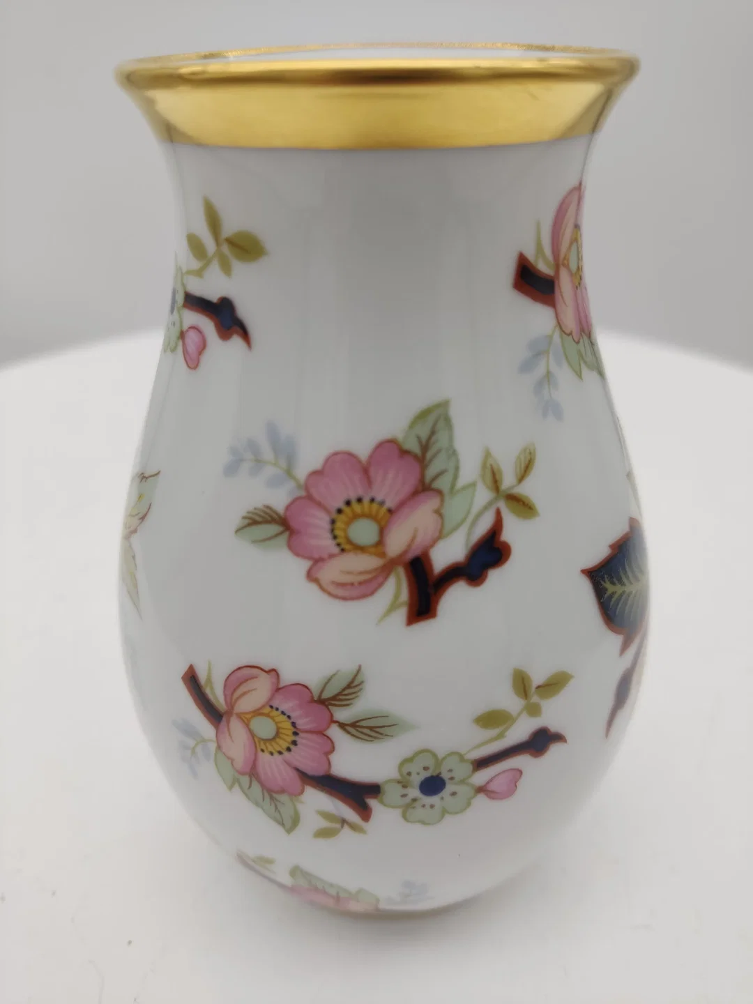 Vase von Royal Porzellan Bavaria mit Blumendekor und Goldrand  – Bild 6