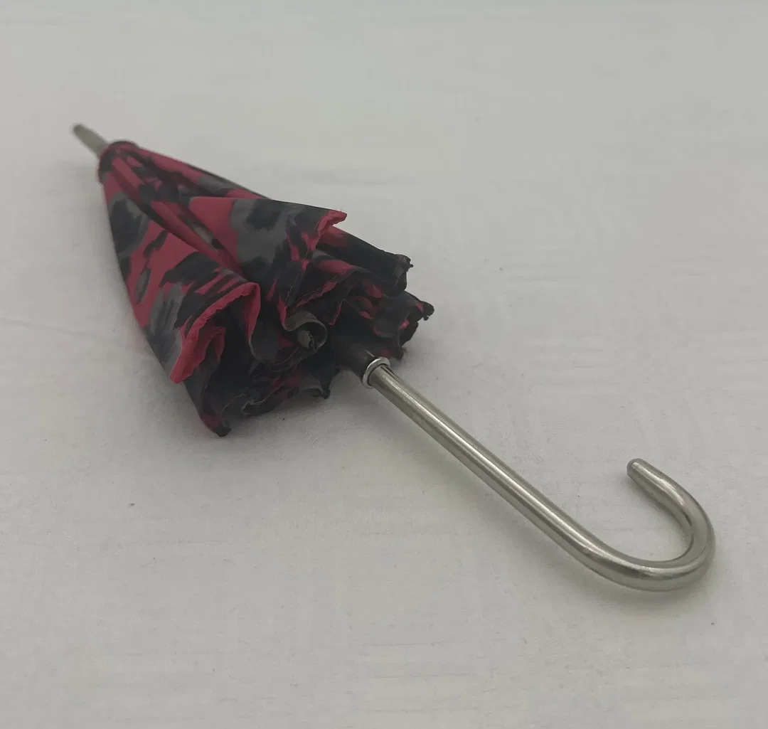 Vintage Miniatur-Regenschirm für Puppe - Bild 1