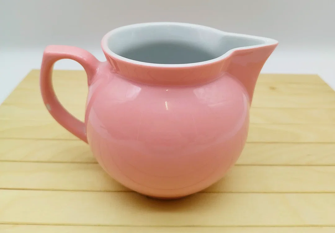Krug kugelförmig, Wilhelmsburger Porzellan, 0,5L, rosa  – Bild 1