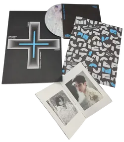 K-Pop - Tomorrow X Together - TXT- Album The Chaos Chapter:  Freeze - World - Fotobuch - Audio CD - Lyric Book und Minibooklet - Bild 2