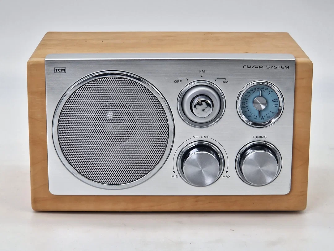 TCM Retro Tischradio / FM-AM Radio (Modell 218079) - Braun / Silber – Bild 3