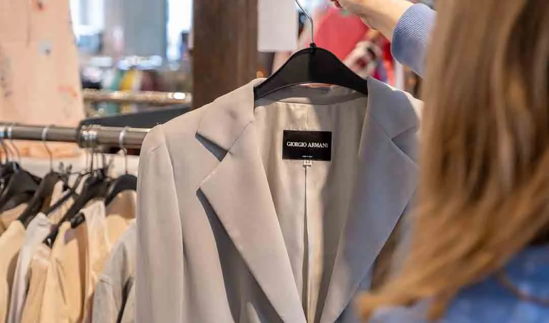 Eleganter Blazer von Giorgio Armani,  I: 44  A: 38- Sehr gut erhalten – Bild 2