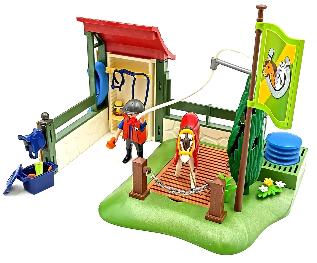 Playmobil Country Pferdewaschplatz mit funktionierender Wasserpumpe 6929  - Bild 1