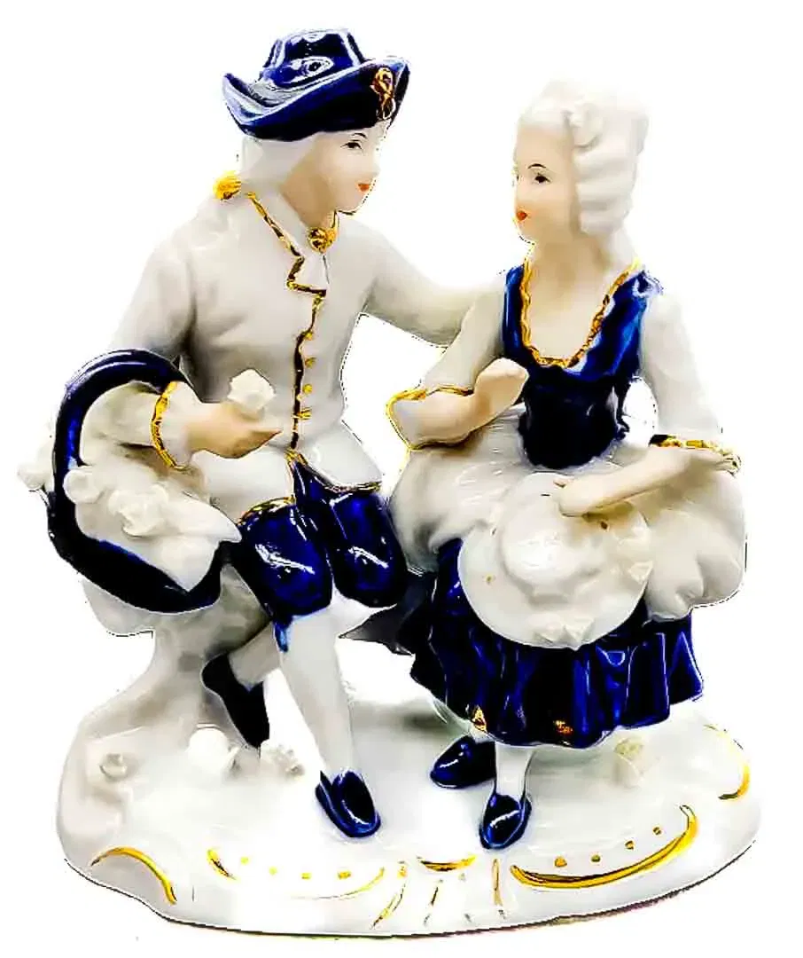CDC Porzellan/Keramikfigur sitzendes romantisches Paar weiß/blau mit Goldverzierung - Bild 4