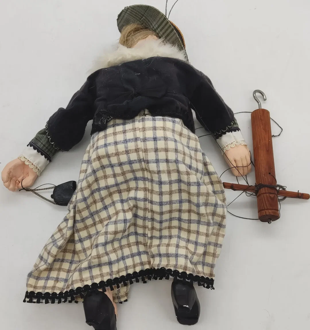 Bürgermeister Gattin Marionette aus dem Böhmisches Puppentheater Höhe ca 48cm – Bild 4