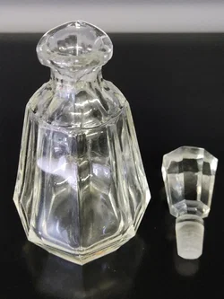 Kleiner Vintage Flakon, facettiertes Glas mit Glasstöpsel – Vorschau 3