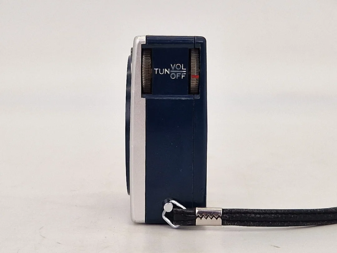 Sony Vintage 8 Transistor Taschenradio (AM/Mittelwelle) - Dunkelblau/Silber – Bild 6