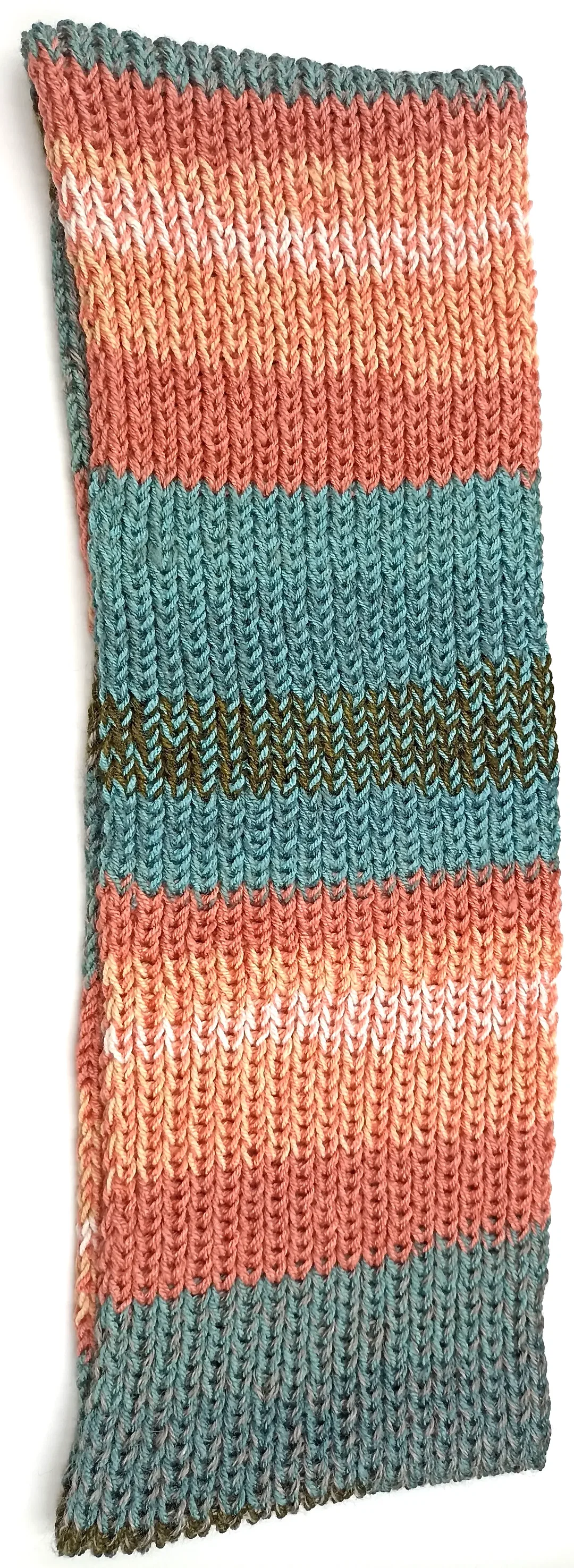 Handgestrickter Loop Schal – Bild 2