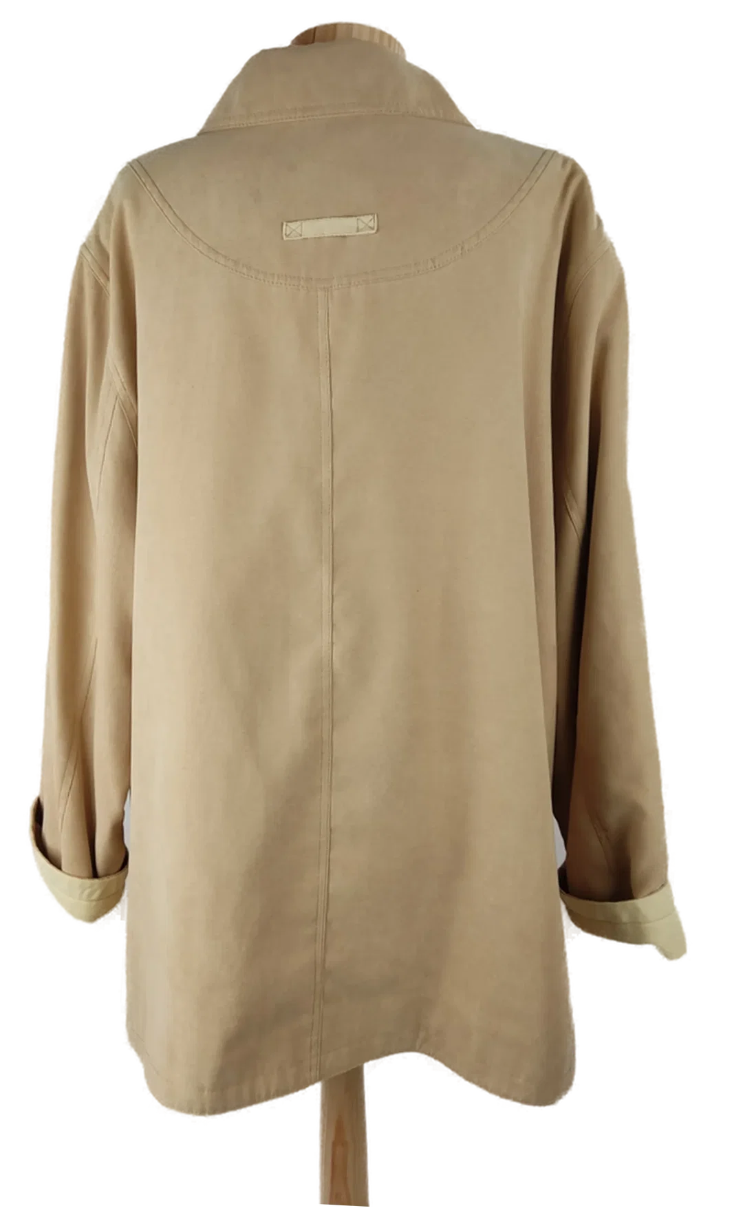Jacke langarm mit Kragen, sandfarben mit Taschen, Größe 46 – Bild 3