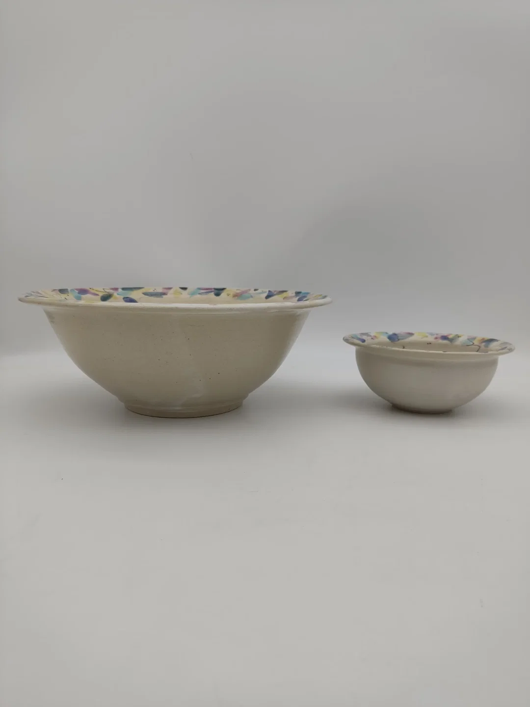 Handgefertigte und handbemalte Keramikschalen 2er Set, neuwertig und unbenutzt, D/ groß 27,5 cm, D/ klein 15 cm  – Bild 3