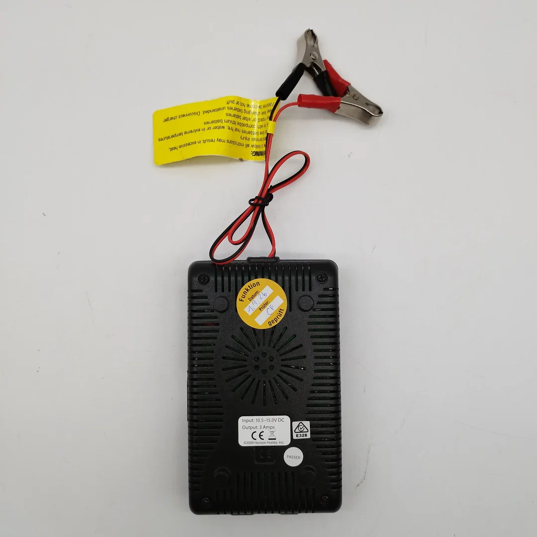 E-flite 2-3 Cell DC Li-Poly Balancing Charger (EFLC3010 / LP3000-3) – Bild 2