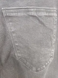 Jeans lang mit Stretch, schwarz mit Taschen, Größe 35 - Bild 4