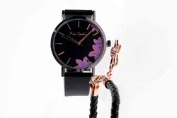 Damenuhr mit Armband von Pierre Cardin, in edler Farbkombination aus Schwarz und Lila  - Bild 2