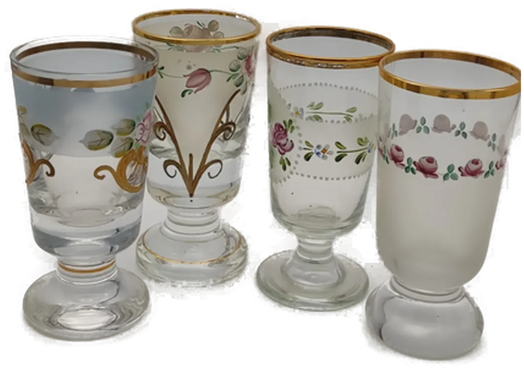 Böhmischer Fussbecher mit Emaille-Malerei - Bild 4