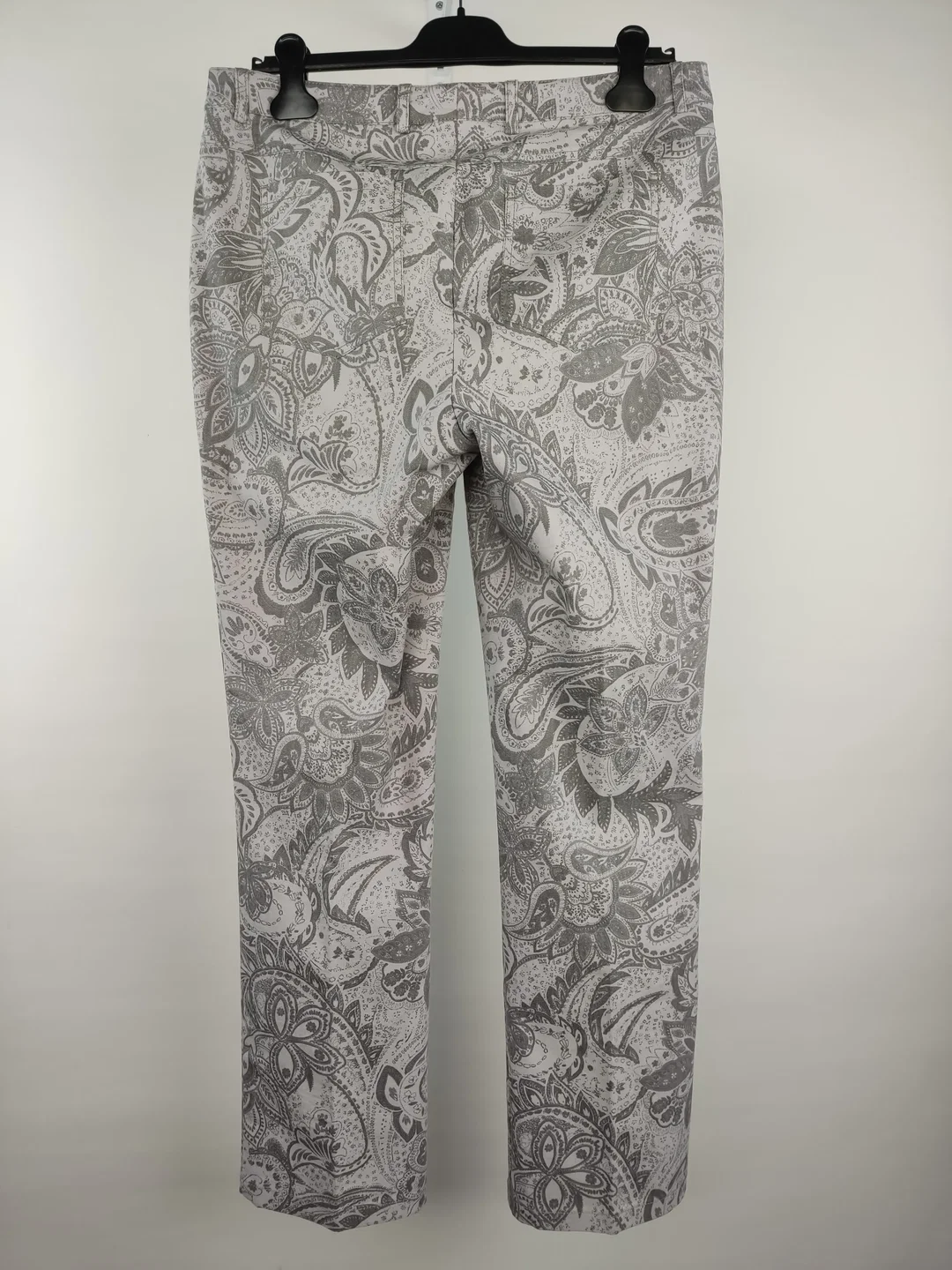 Madeleine Damen-Stretchjeans grau geblümt - 42 / XL – Bild 2