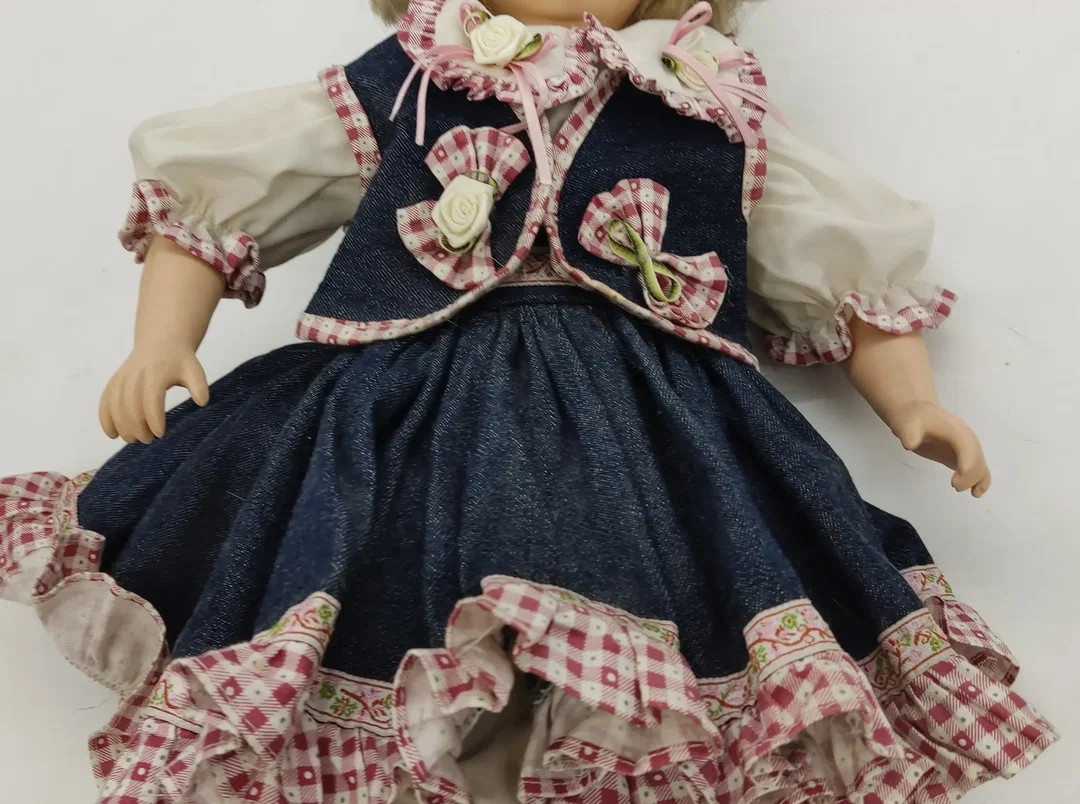 Vintage Porzellanpuppe mit Stoffkörper ca 52cm – Bild 4