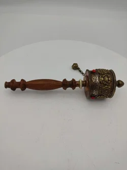 Tibetanische Gebetsmühle, handarbeit aus Messing, Kupfer und Holz, 21 cm lang - Bild 3