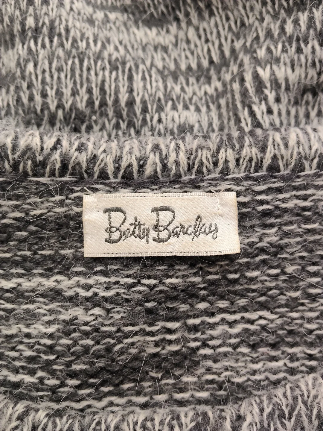 Betty Barclay Damenpullover Größe 50 | Grauer Strickcharme – Bild 4