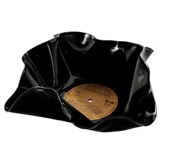 Schale aus einer echten Vinylschallplatte Modell 