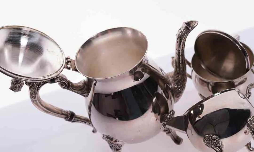 Versilbertes Tee-/Kaffeeservice – 3-teilig – Kanne, Zuckerdose & Milchkanne – barock inspiriert – Bild 3