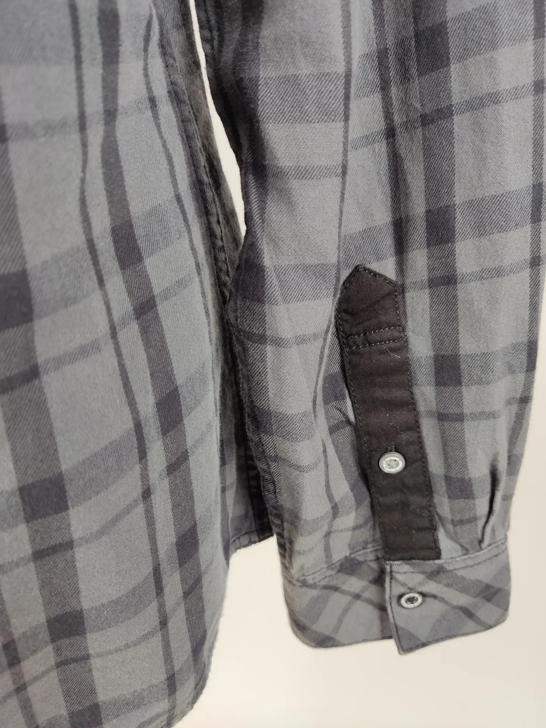 Hemd "QS Dress Yourself Red DNM", langarm mit Kragen, schwarz/grau kariert, Größe L – Bild 6