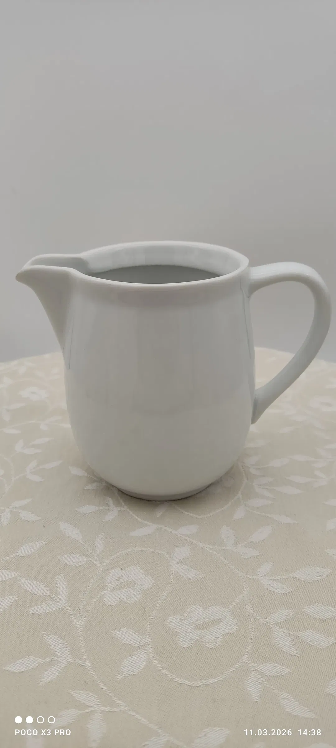 Lilien Porzellan Milchkanne | Mit Charakterspur - Bild 1