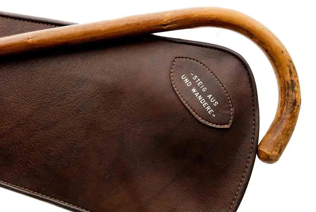 Vintage Wanderstock mit Ledertasche, ca. 94 cm – klassisch - Bild 1