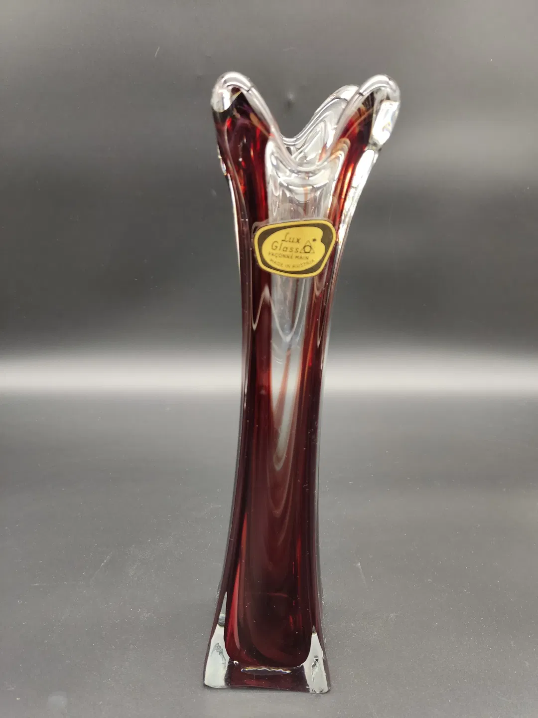 Vintage-Vase der Marke Lux Glass Austria / dunkelrot-transparent verlaufend - Bild 4