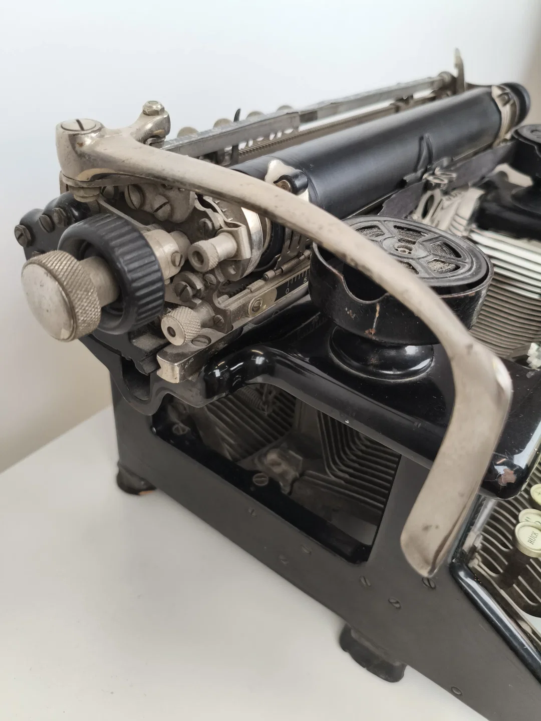 antike Schreibmaschine, Woodstock Nr. 5, Sammlerstück – Bild 4