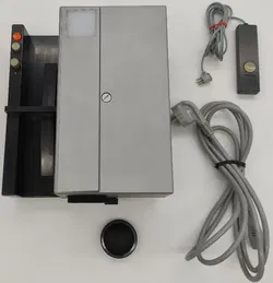 Rollei P300 Autofocus Diaprojektor mit Optik und Kabelfernbedienung - Bild 3