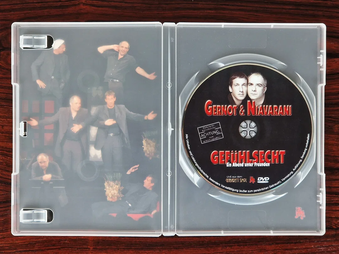 Gernot & Niavarani - Gefühlsecht - Ein Abend unter Freunden - Show - DVD – Bild 3